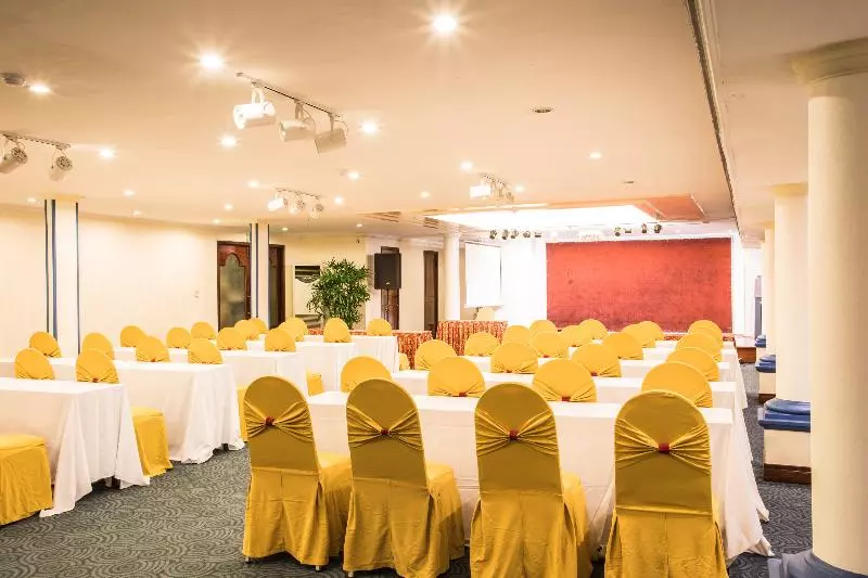 Fotos del hotel Riverside  Saigon:  5