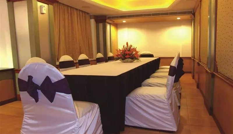 Fotos del hotel Maurya Rajadhani:  7