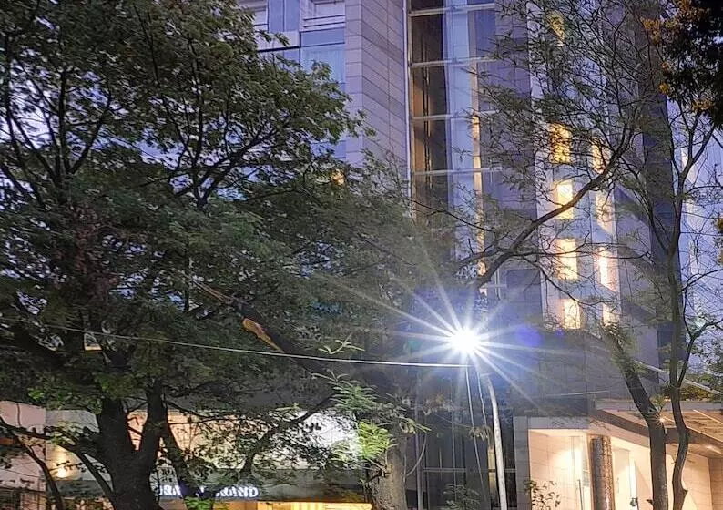 Fotos del hotel Ramee Grand  And Spa, Pune:  9