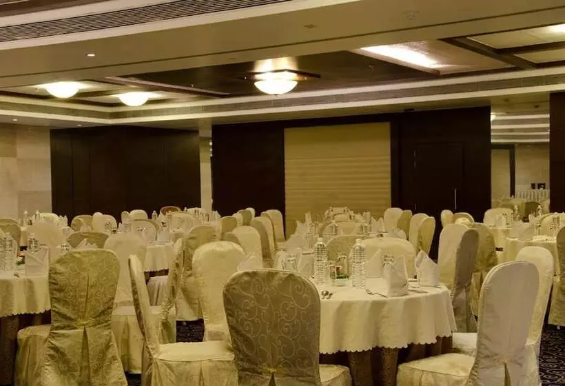 Fotos del hotel Ramee Grand  And Spa, Pune:  14