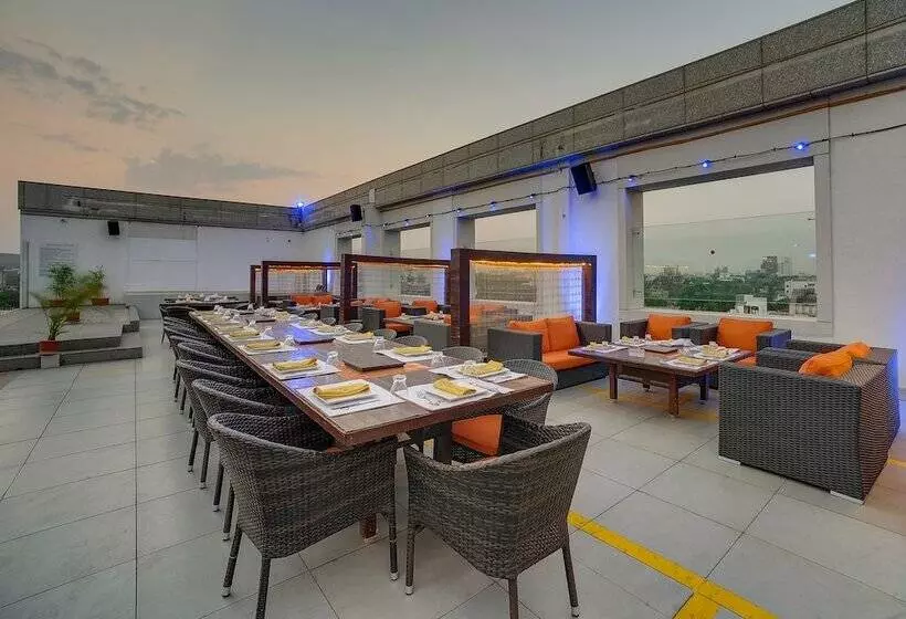 Fotos del hotel Ramee Grand  And Spa, Pune:  11