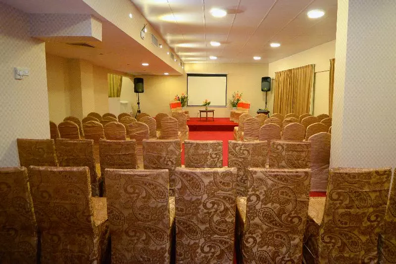 Fotos del hotel Nejoum Al Emarat:  19