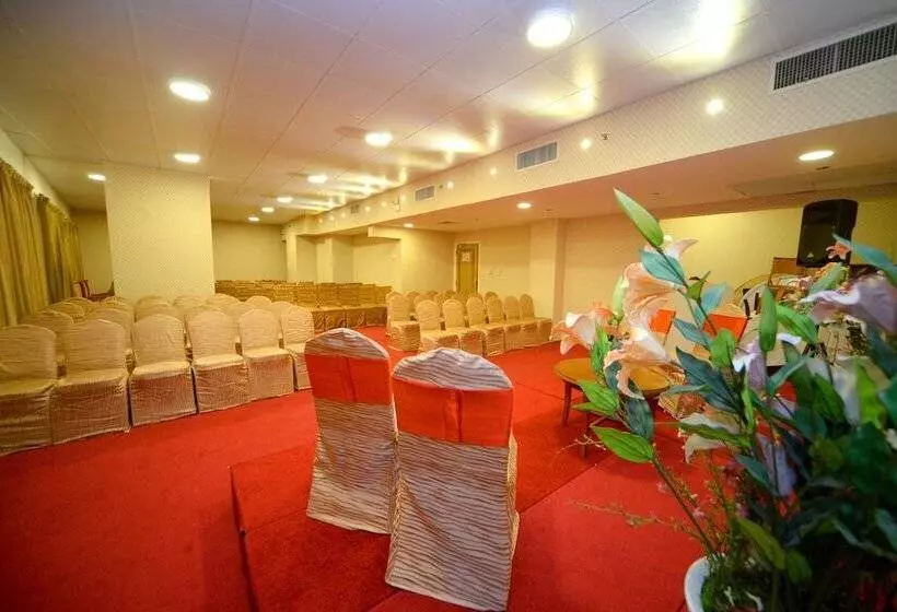 Fotos del hotel Nejoum Al Emarat:  12