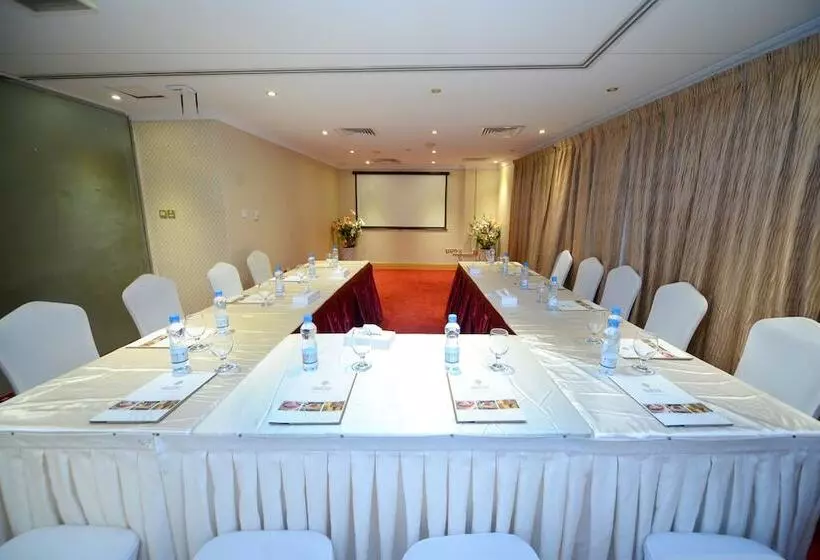 Fotos del hotel Nejoum Al Emarat:  7