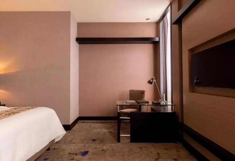 Fotos del hotel New World Suites:  21