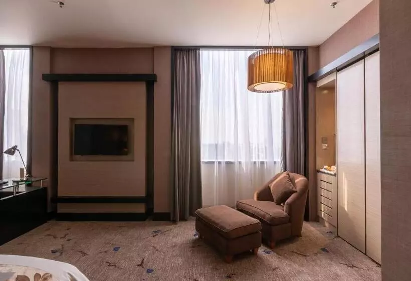 Fotos del hotel New World Suites:  13