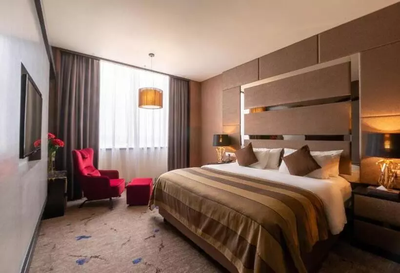 Fotos del hotel New World Suites:  16