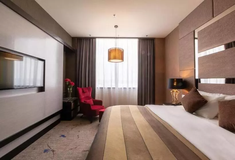 Fotos del hotel New World Suites:  14
