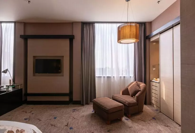 Fotos del hotel New World Suites:  20