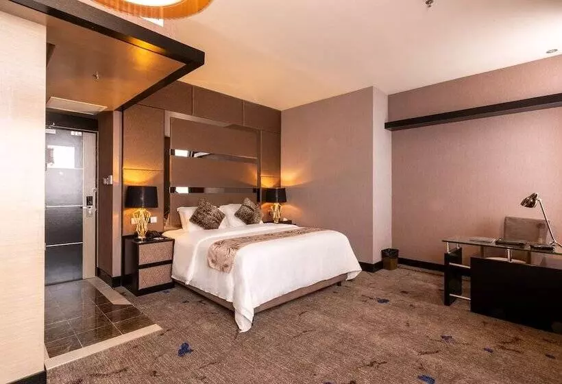 Fotos del hotel New World Suites:  5