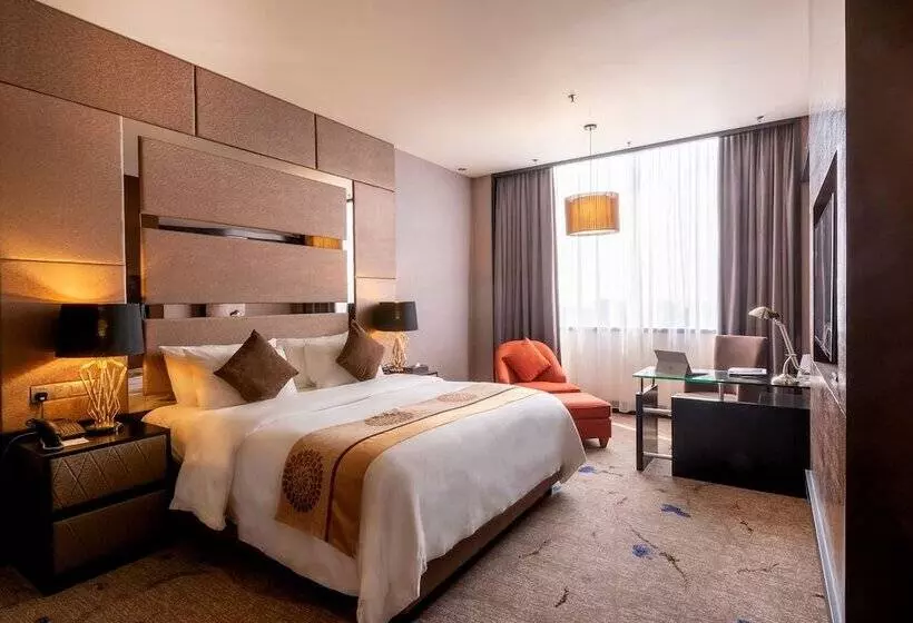 Fotos del hotel New World Suites:  4