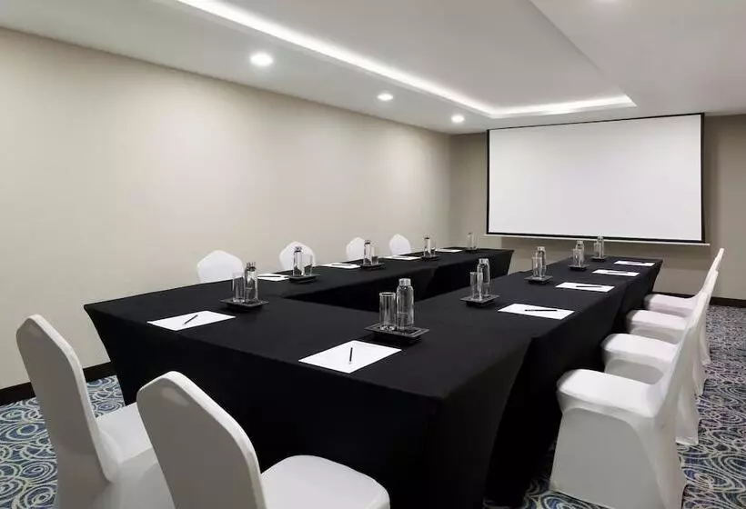 Fotos del hotel Mövenpick  Apartments Al Mamzar Dubai:  5