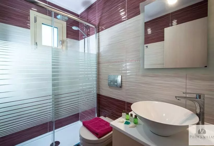 Fotos del hotel Pilot's Villas Luxury Suites:  21