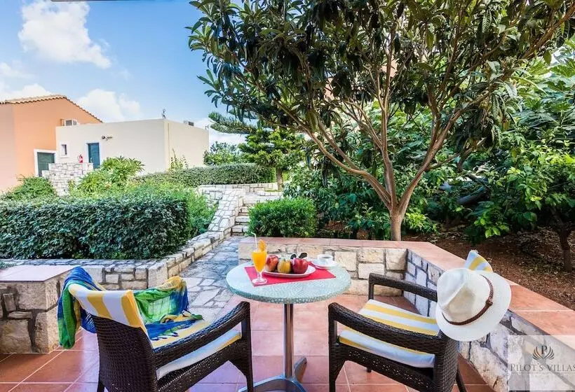 Fotos del hotel Pilot's Villas Luxury Suites:  20