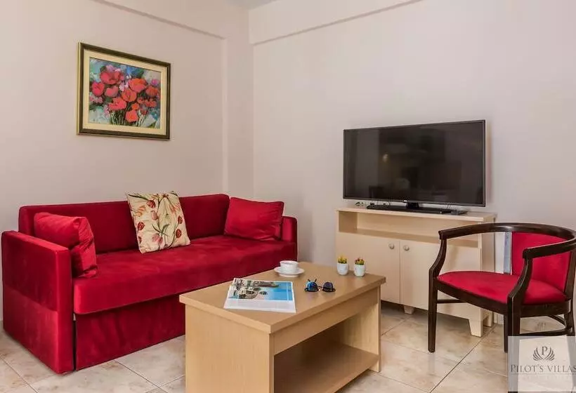 Fotos del hotel Pilot's Villas Luxury Suites:  2