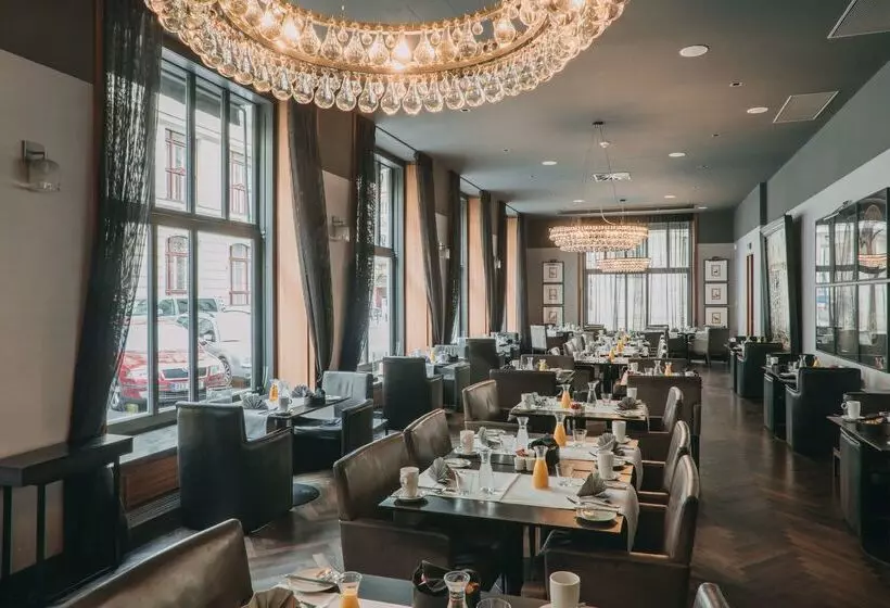 Fotos del hotel The Emblem:  3