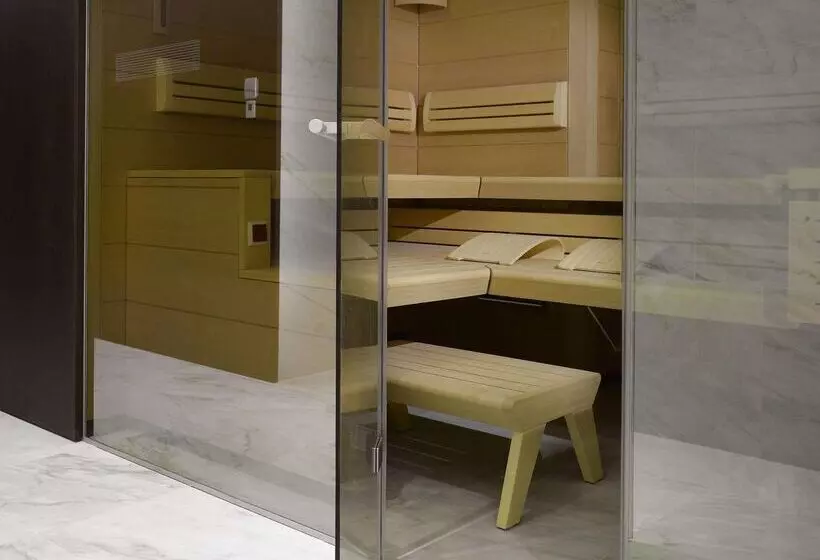 Fotos del hotel The Emblem:  2