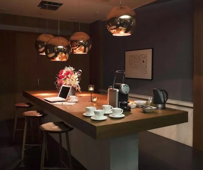 Fotos del hotel The Emblem:  4