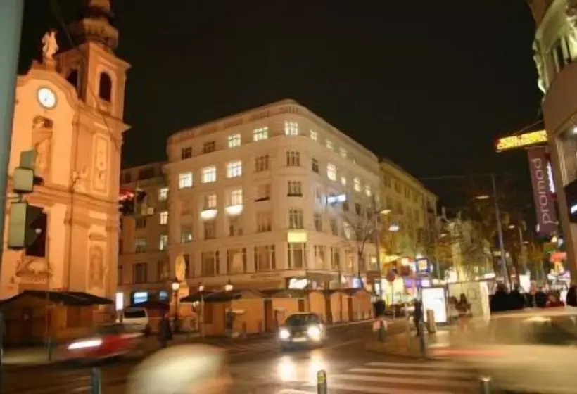 Fotos del hotel Corvinus:  9