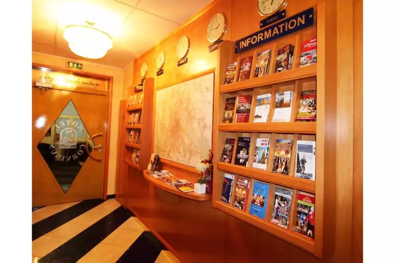 Fotos del hotel Corvinus:  3