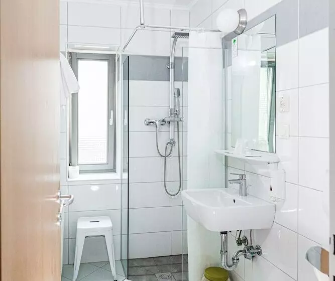 Fotos del hotel Korotan:  14