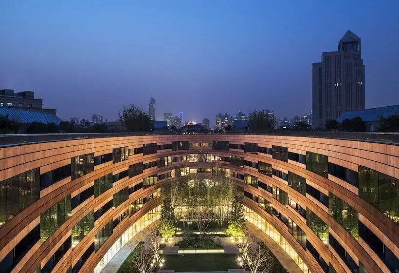 Hualuxe Shanghai Twelve At Hengshan, An Ihg