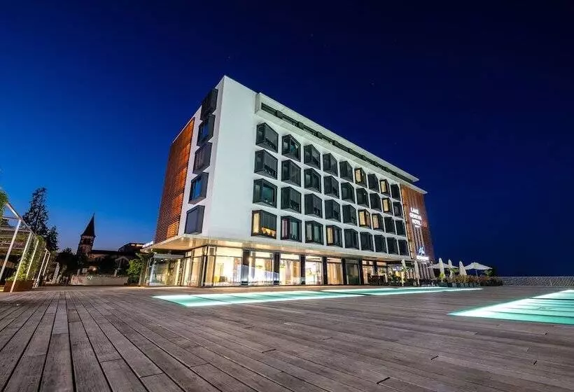 Lake Geneva Hotel 3* Superior