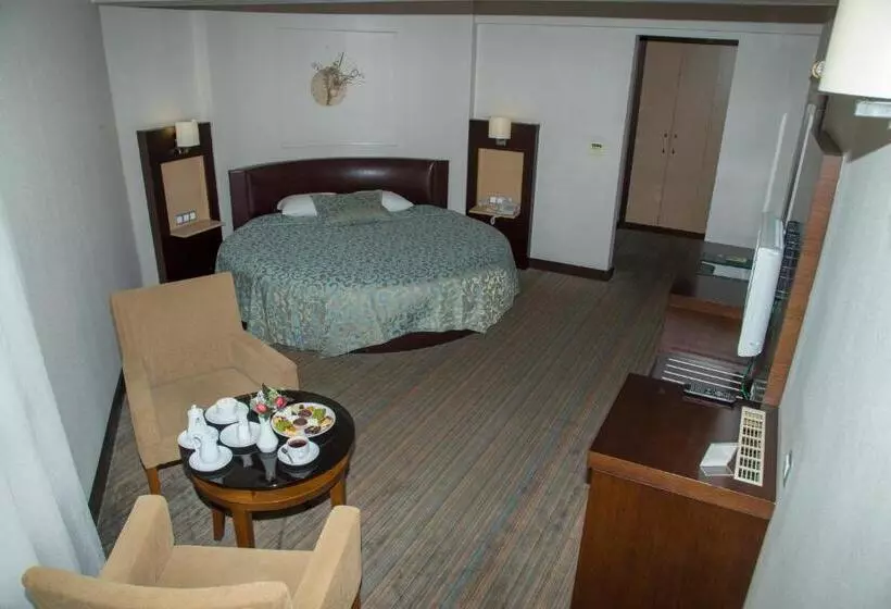 Fotos del hotel Mom:  21