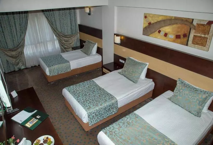 Fotos del hotel Mom:  17