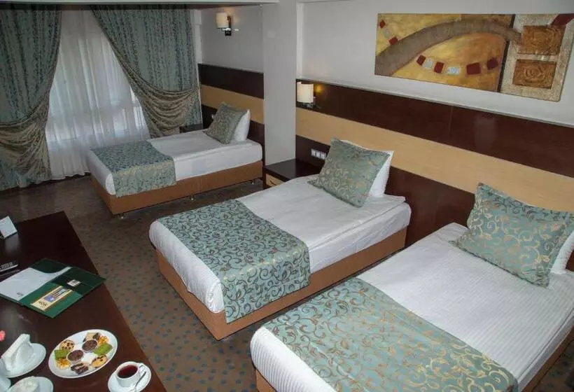 Fotos del hotel Mom:  9