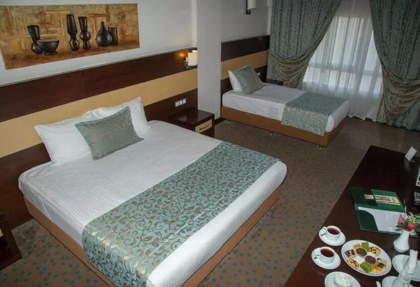 Fotos del hotel Mom:  18