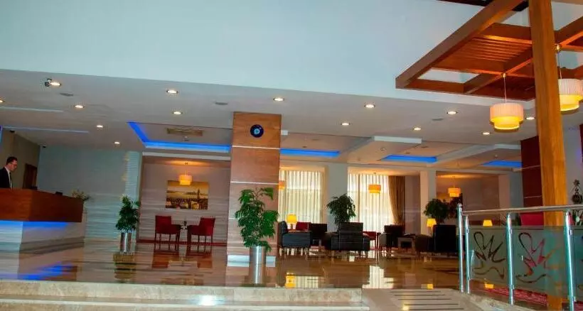 Fotos del hotel Mom:  5