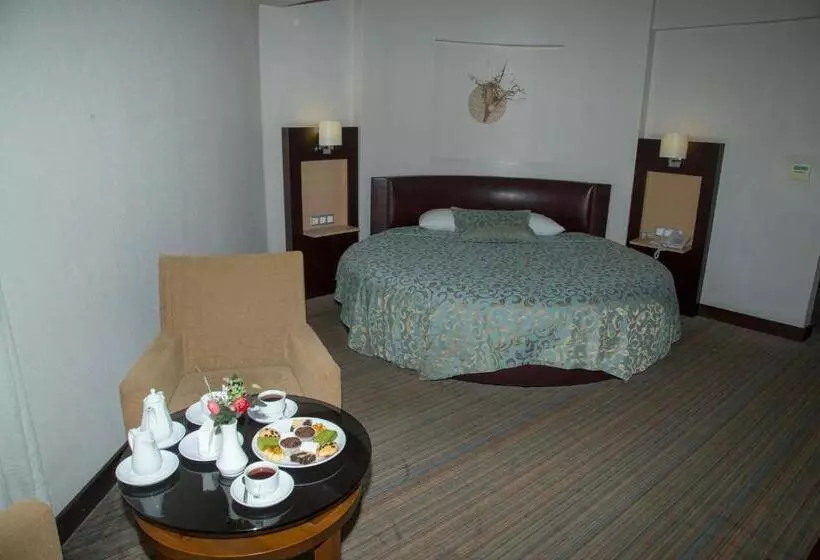 Fotos del hotel Mom:  14