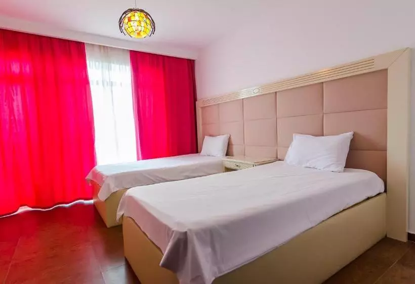 Fotos del hotel Phoenicia Holiday Resort:  12