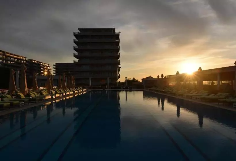 Fotos del hotel Phoenicia Holiday Resort:  8