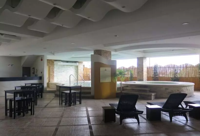 Fotos del hotel The Pinnacle  And Suites:  3