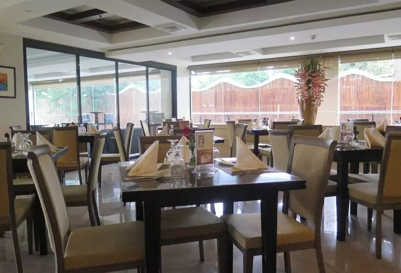 Fotos del hotel The Pinnacle  And Suites:  13