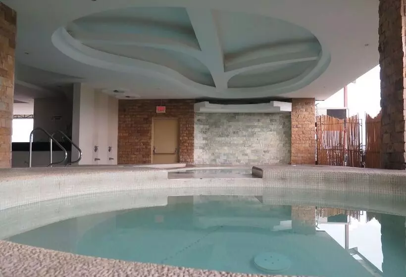 Fotos del hotel The Pinnacle  And Suites:  2
