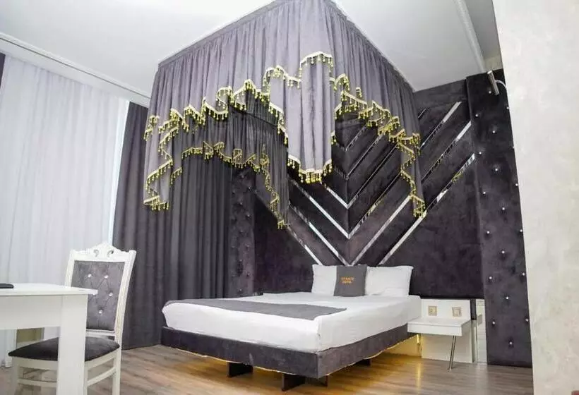 Fotos del hotel Titanik:  11