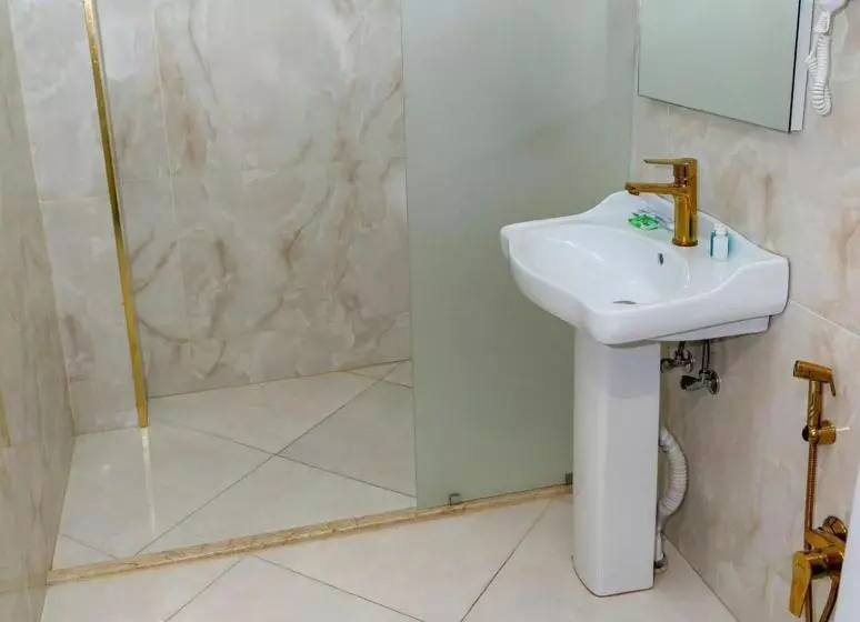 Fotos del hotel Titanik:  5