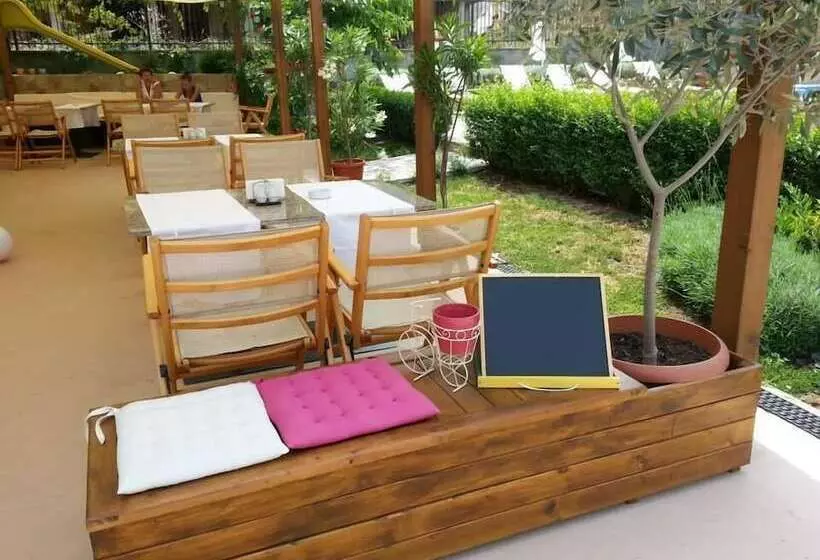 Fotos del hotel Family Hotel Muses:  15