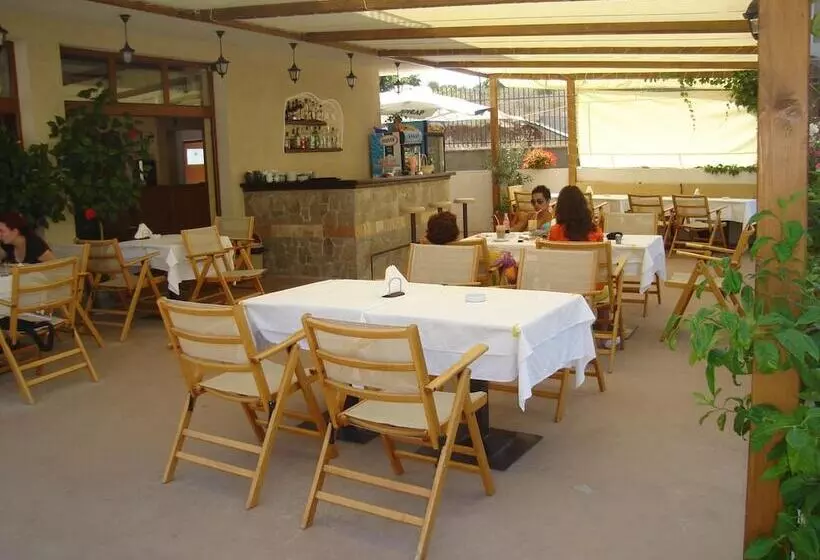 Fotos del hotel Family Hotel Muses:  2