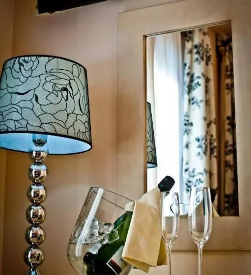 Fotos del hotel Condes De Castilla:  25