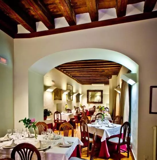 Fotos del hotel Condes De Castilla:  3