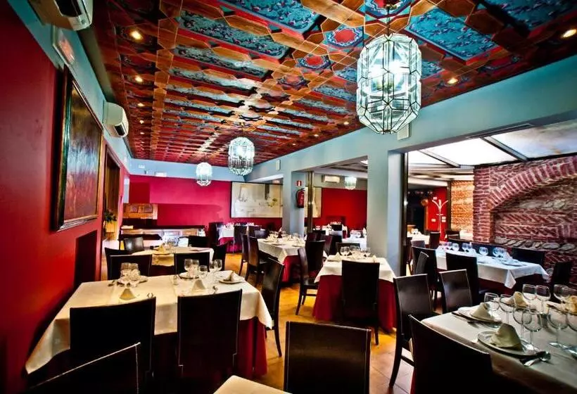 Fotos del hotel Condes De Castilla:  20