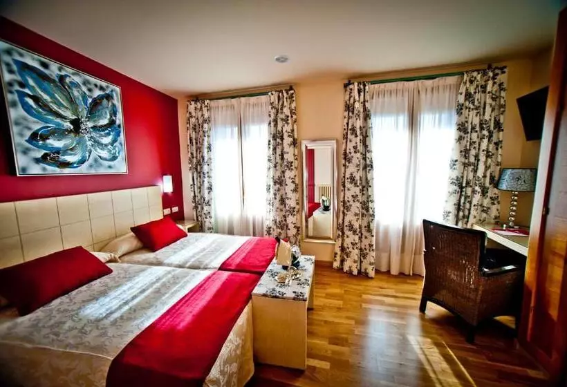 Fotos del hotel Condes De Castilla:  15