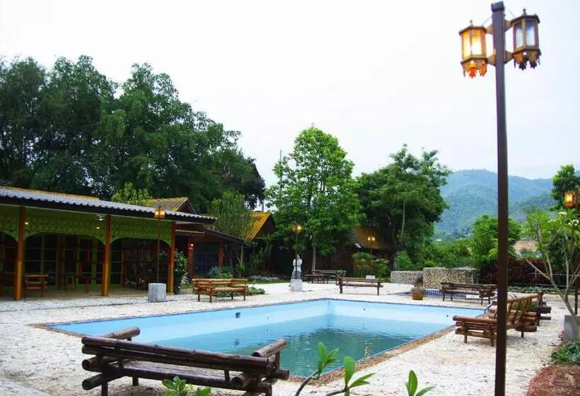 Fotos del hotel Areeya Phuree Resort:  2