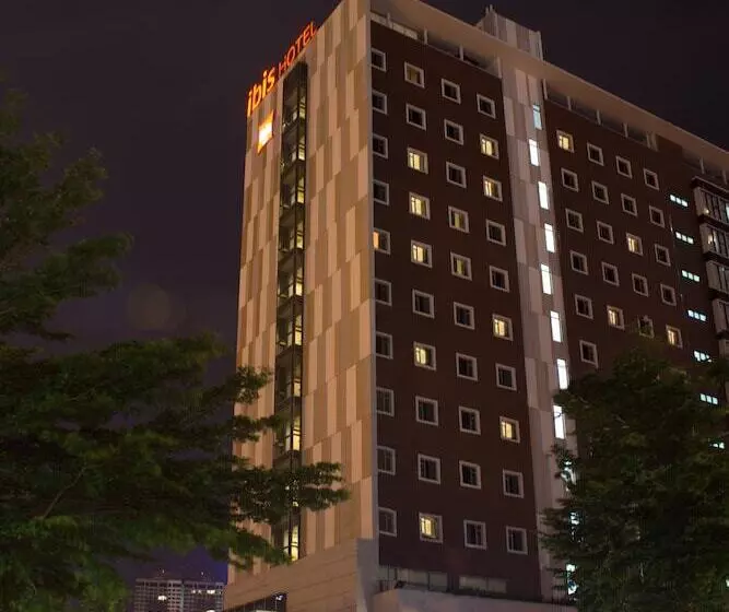 Ibis Saigon South