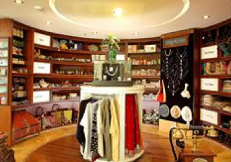 Fotos del hotel Flora Airport  And Convention Centre Kochi:  15