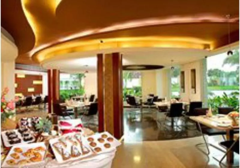 Fotos del hotel Flora Airport  And Convention Centre Kochi:  12